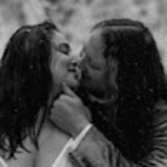 Meet your Posher, Mara - Picture 1 of 1